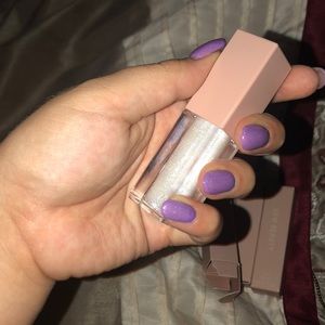 KKW BEAUTY IRIDESCENT LIP GLOSS ULTRA LIGHT BEAM